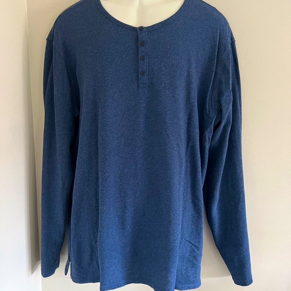 Men’s Vince Crew Neck Long Sleeve Blue Henley Sz: XL MSRP: $100